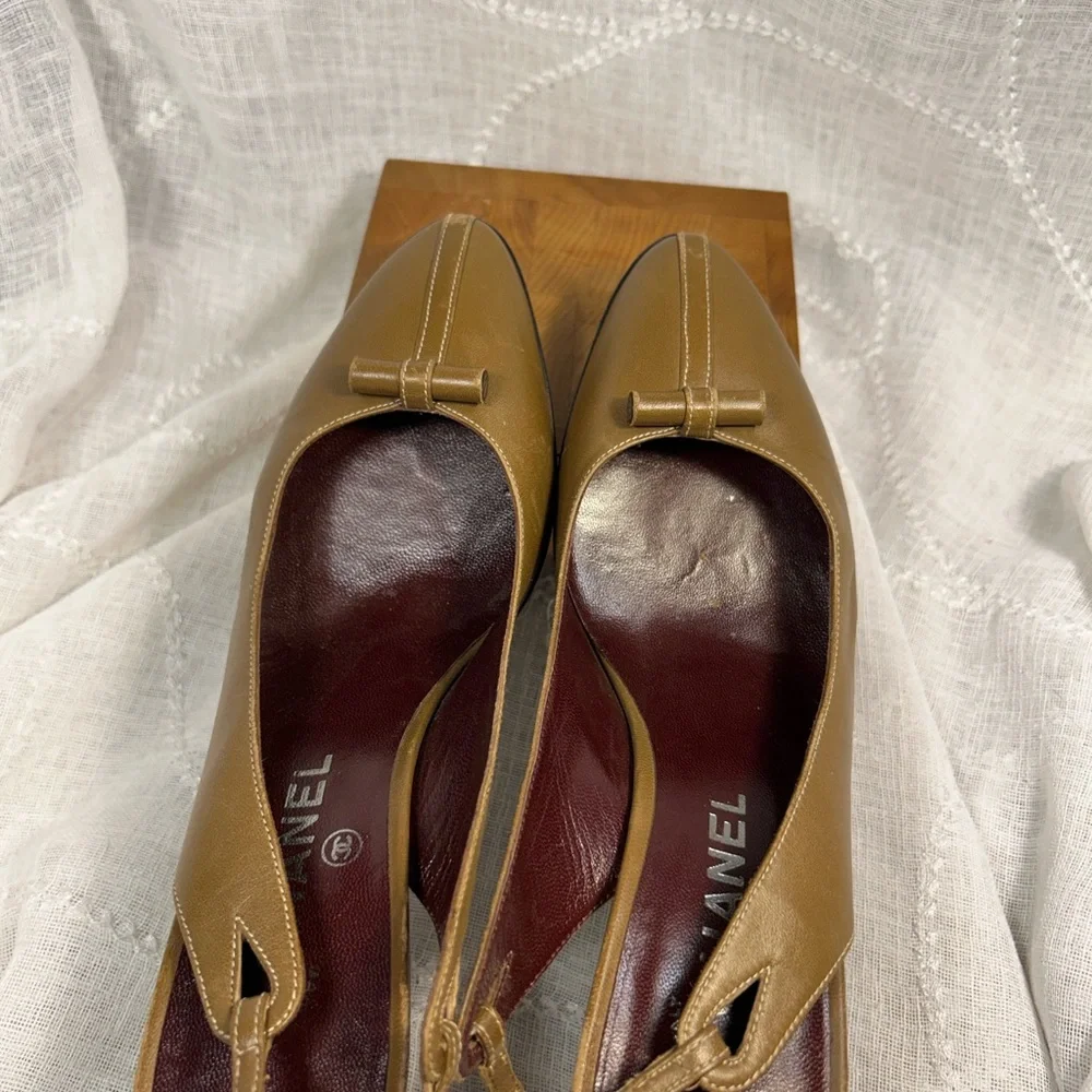 CHANEL authentic leather classic sling back heel with dust bag